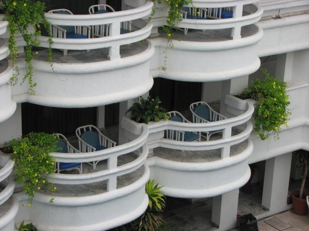 Hotel Y Suites Plaza Manzanillo Ngoại thất bức ảnh